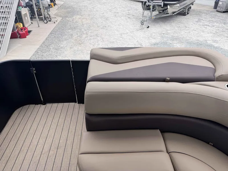 Slide: The Image of Sylvan Mirage Cruise 8520 CRS 2026 - 10