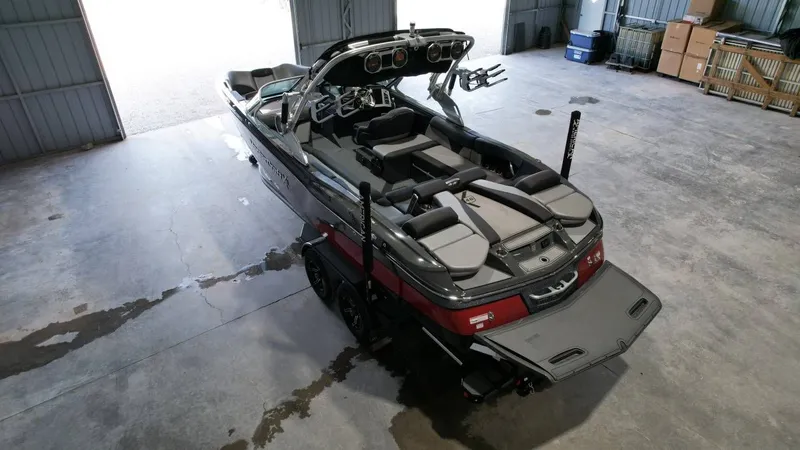 Slide: The Image of MasterCraft X46 2018 - 15