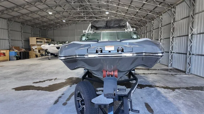 Slide: The Image of MasterCraft X46 2018 - 18