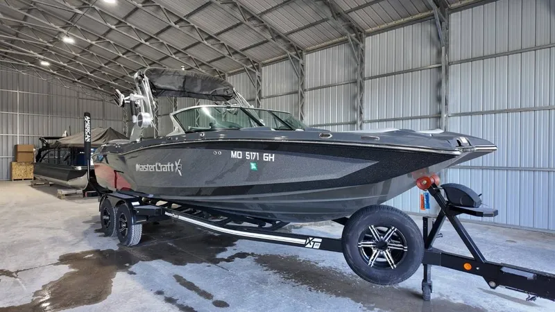 Slide: The Image of MasterCraft X46 2018 - 22