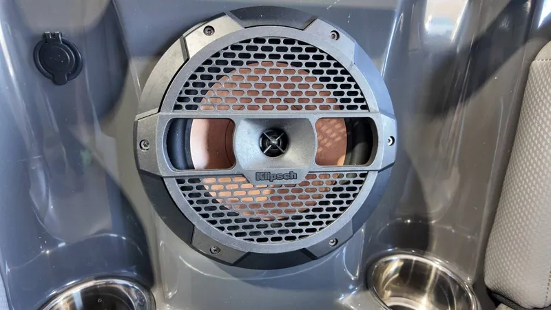 Slide: The Image of MasterCraft X46 2018 - 26