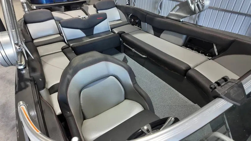 Slide: The Image of MasterCraft X46 2018 - 33