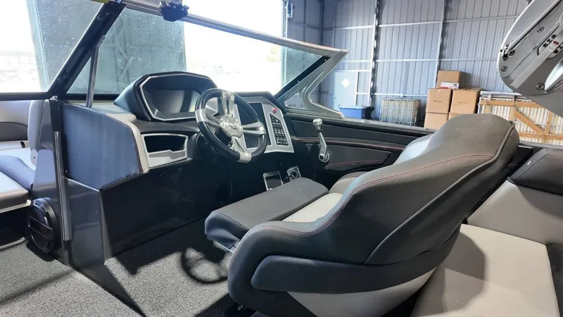 Slide: The Image of MasterCraft X46 2018 - 34