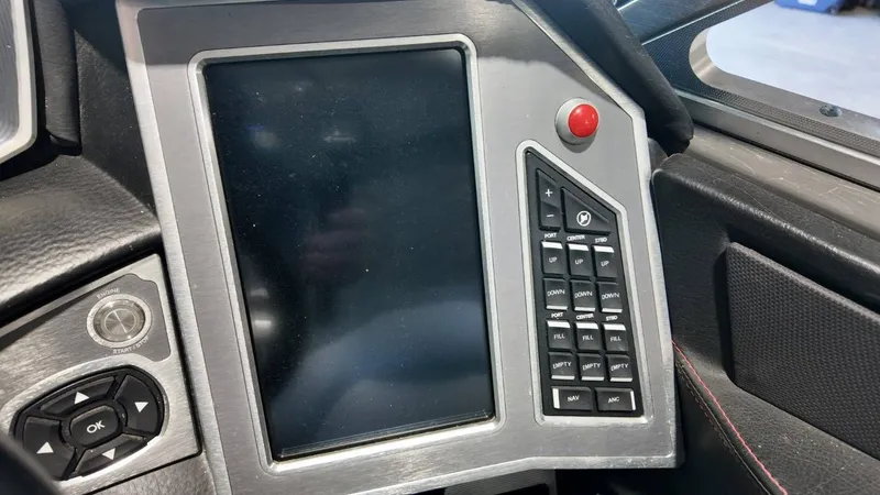 Slide: The Image of MasterCraft X46 2018 - 38