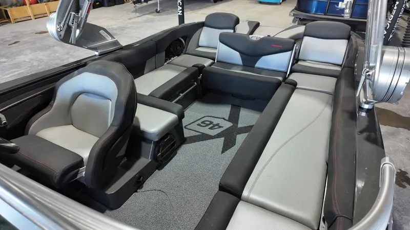 Slide: The Image of MasterCraft X46 2018 - 43