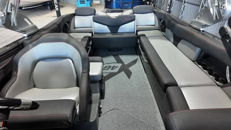 Slide: The Image of MasterCraft X46 2018 - 48