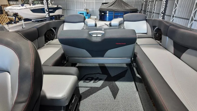 Slide: The Image of MasterCraft X46 2018 - 54