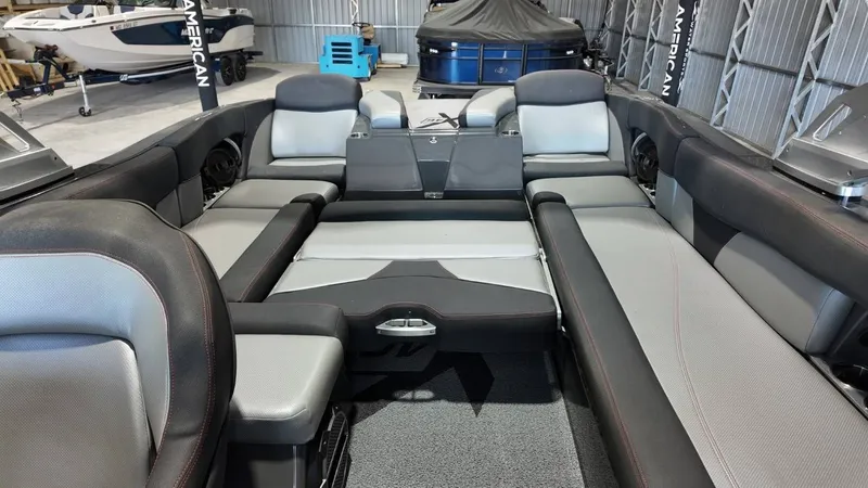 Slide: The Image of MasterCraft X46 2018 - 57