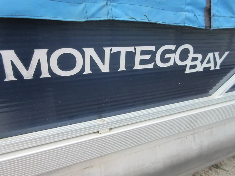 Slide: The Image of Montego Bay C8522 2018 - 15