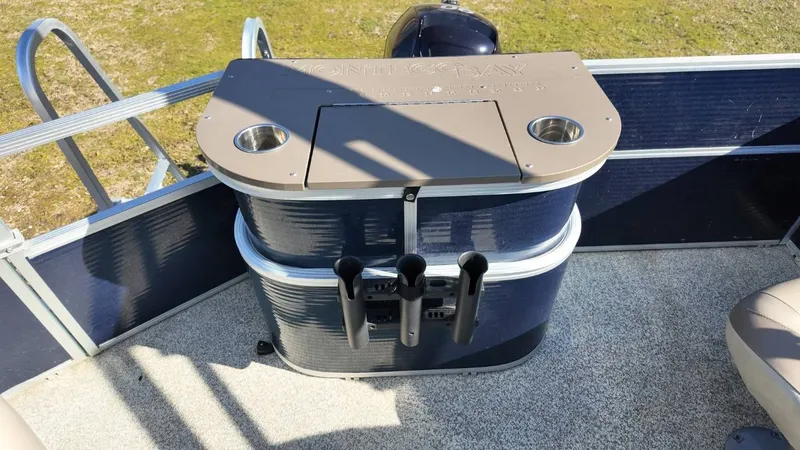 Slide: The Image of Montego Bay C8522 2018 - 40