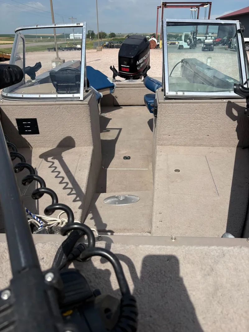 Slide: The Image of Lund 1700 Fisherman 2000 - 10