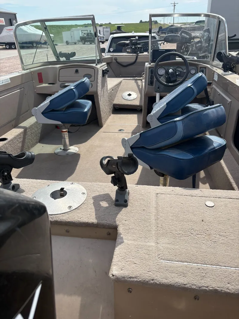 Slide: The Image of Lund 1700 Fisherman 2000 - 8