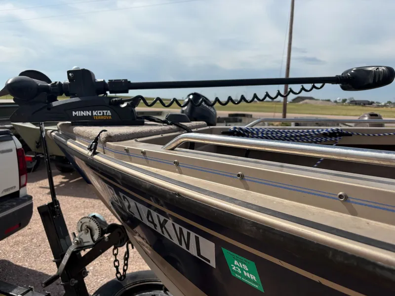 Slide: The Image of Lund 1700 Fisherman 2000 - 9