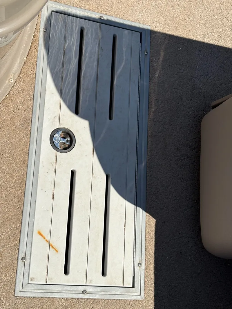 Slide: The Image of Premier 235 Alante 2013 - 10