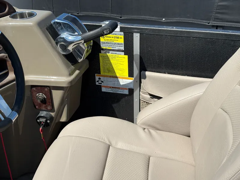 Slide: The Image of Premier 235 Alante 2013 - 11