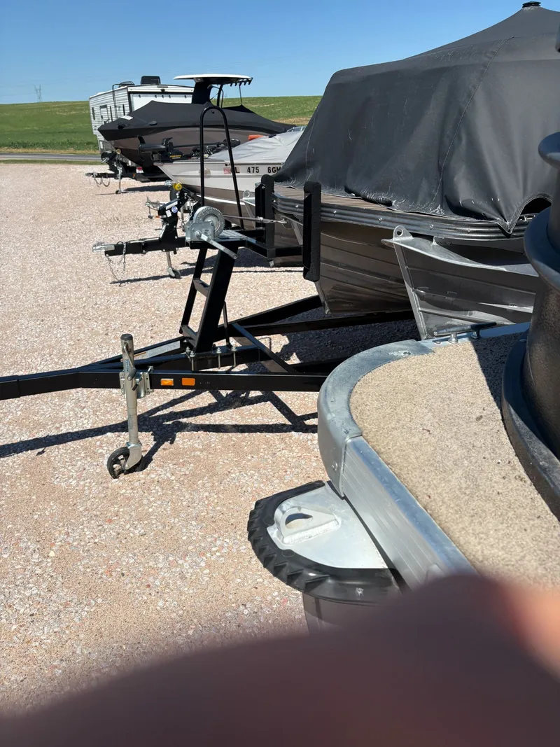 Slide: The Image of Premier 235 Alante 2013 - 6