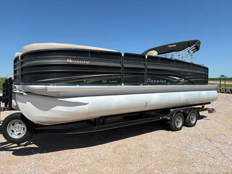 Slide: The Image of Premier 235 Alante 2013 - 7