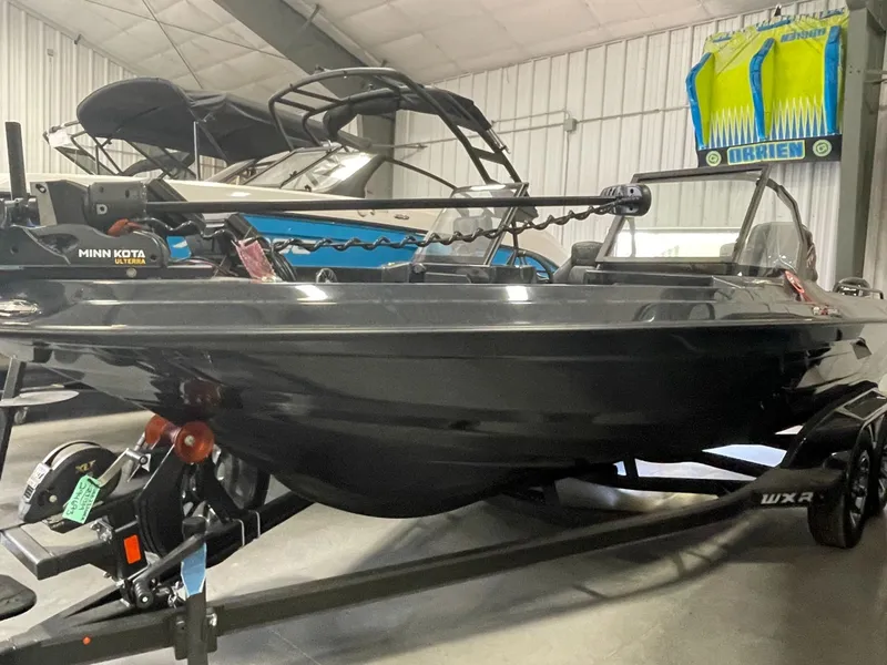 Slide: The Image of Skeeter WXR2060 F 2024 - 1