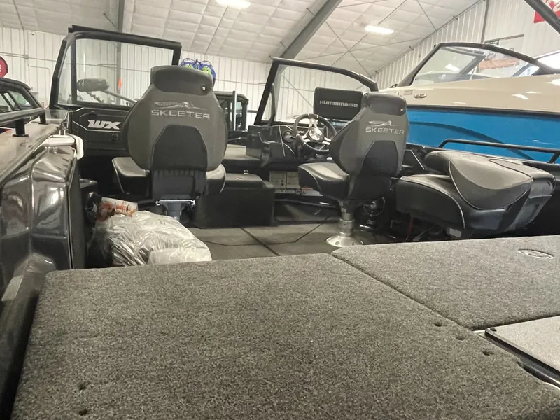 Slide: The Image of Skeeter WXR2060 F 2024 - 3