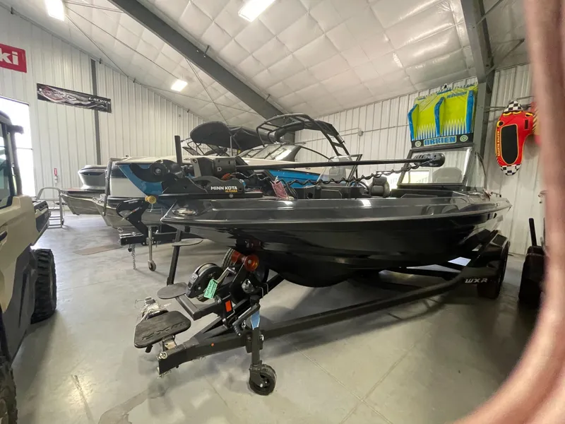 Slide: The Image of Skeeter WXR2060 F 2024 - 6