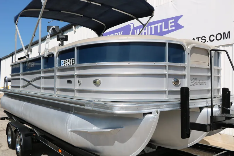 Slide: The Image of Berkshire 22 RFX Cts Tri toon 2017 - 15