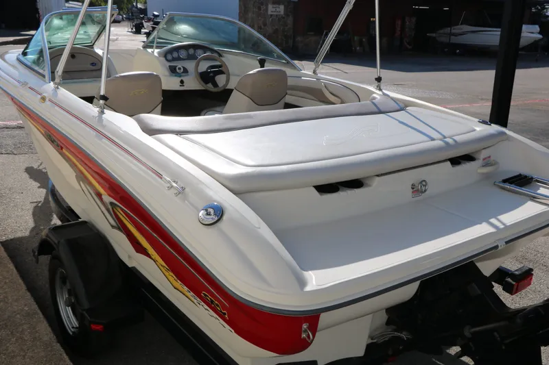 Slide: The Image of Sea Ray SRX 182 Br 2003 - 10