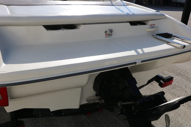 Slide: The Image of Sea Ray SRX 182 Br 2003 - 11