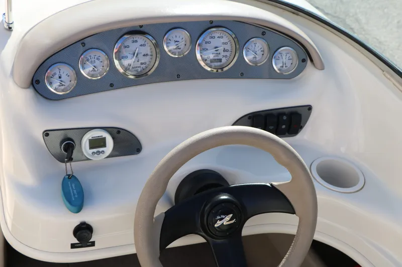 Slide: The Image of Sea Ray SRX 182 Br 2003 - 21