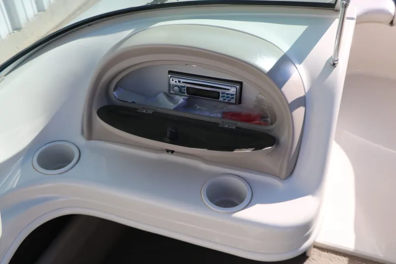 Slide: The Image of Sea Ray SRX 182 Br 2003 - 22