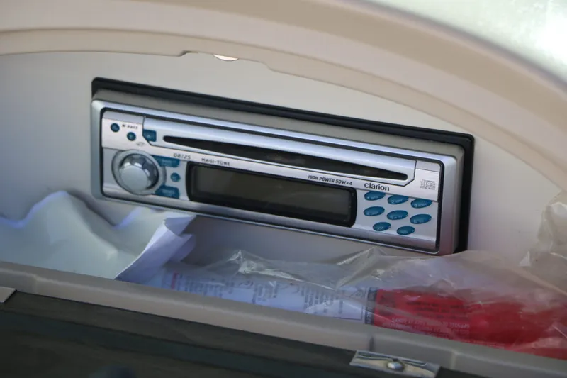 Slide: The Image of Sea Ray SRX 182 Br 2003 - 23