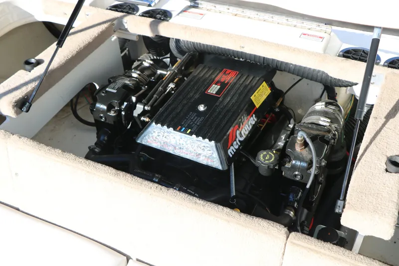 Slide: The Image of Sea Ray SRX 182 Br 2003 - 24