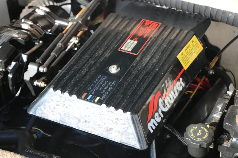 Slide: The Image of Sea Ray SRX 182 Br 2003 - 25