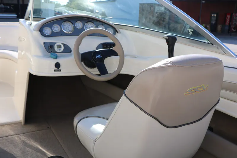 Slide: The Image of Sea Ray SRX 182 Br 2003 - 28