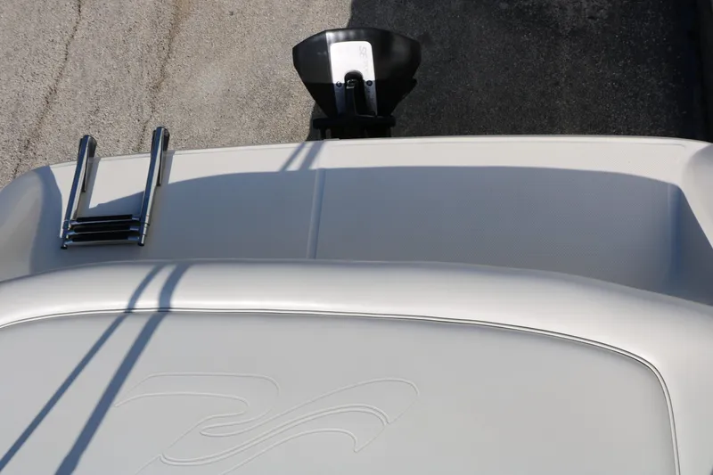 Slide: The Image of Sea Ray SRX 182 Br 2003 - 31