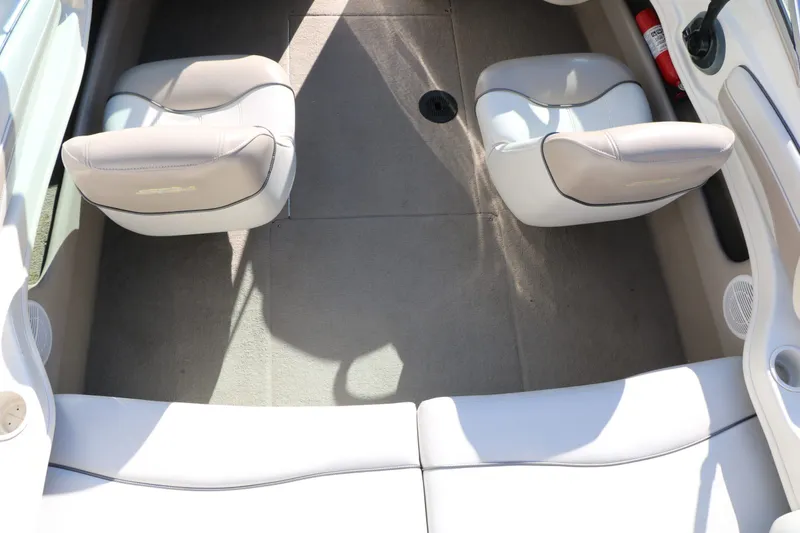 Slide: The Image of Sea Ray SRX 182 Br 2003 - 32