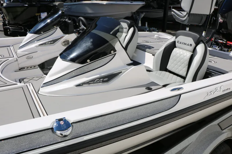 Slide: The Image of Caymas XS 21 PRO 2025 - 10