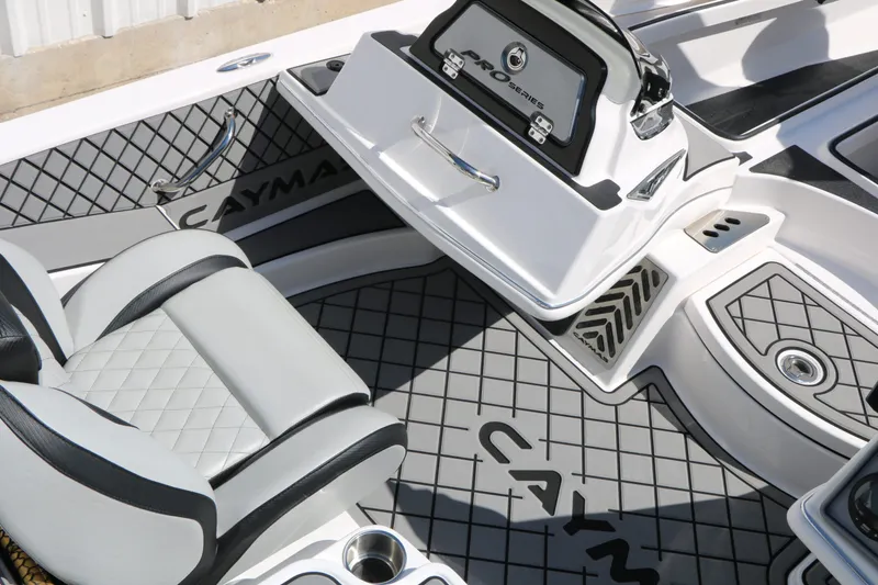 Slide: The Image of Caymas XS 21 PRO 2025 - 29