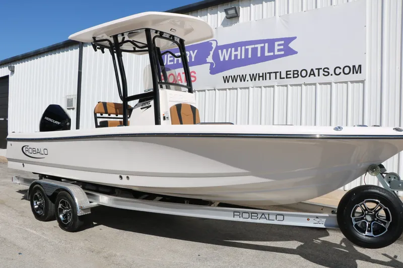 Slide: The Image of Robalo 226 Cayman 2024 - 12