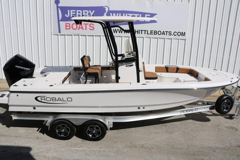 Slide: The Image of Robalo 226 Cayman 2024 - 15
