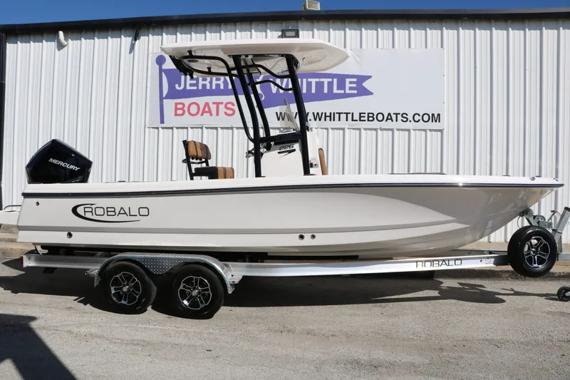 Slide: The Image of Robalo 226 Cayman 2024 - 2