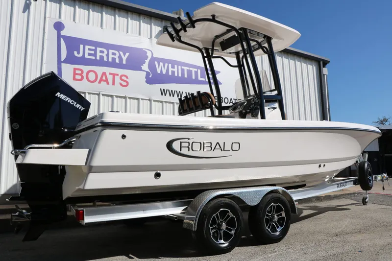 Slide: The Image of Robalo 226 Cayman 2024 - 3