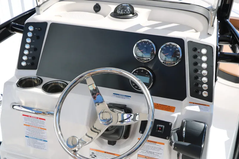 Slide: The Image of Robalo 226 Cayman 2024 - 34