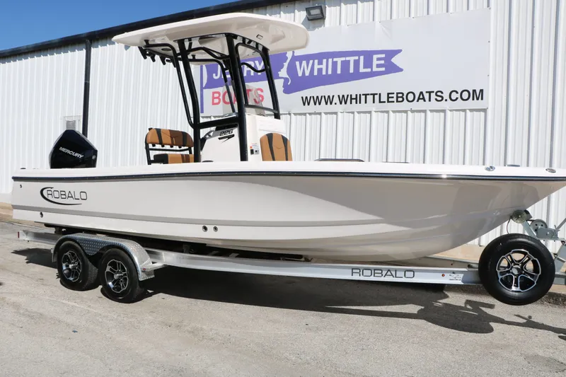 Slide: The Image of Robalo 226 Cayman 2024 - 4