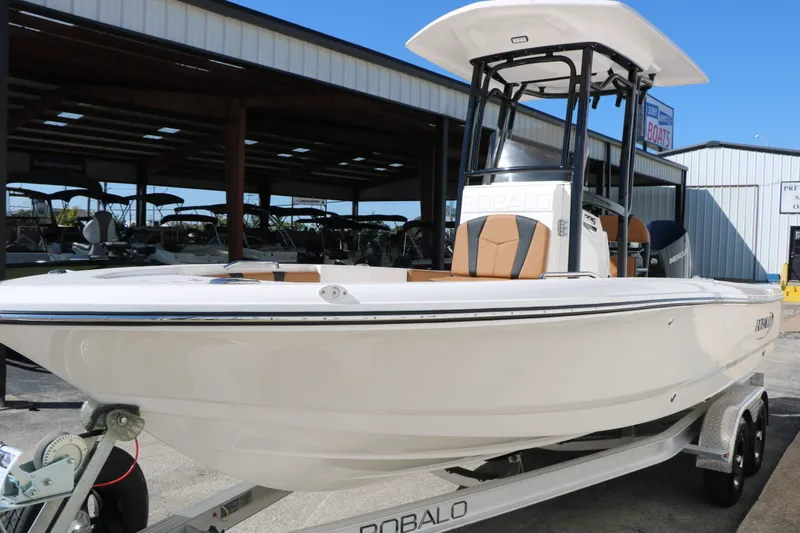 Slide: The Image of Robalo 226 Cayman 2024 - 7