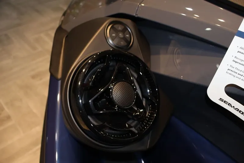 Slide: The Image of Sea-Doo GTX 170 2026 - 14