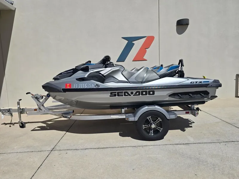Slide: The Image of Sea-Doo GTX Limited 300 2021 - 0