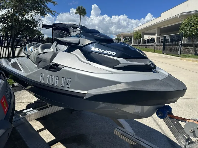 Slide: The Image of Sea-Doo GTX Limited 300 2021 - 19