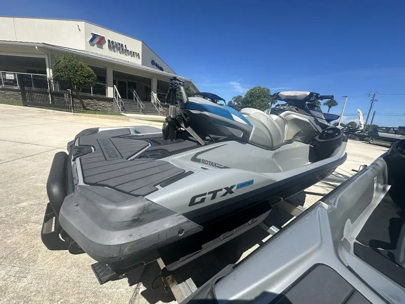 Slide: The Image of Sea-Doo GTX Limited 300 2021 - 21