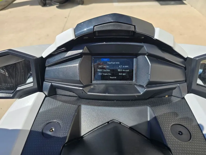 Slide: The Image of Yamaha VX Cruiser® HO with Audio 2024 - 10