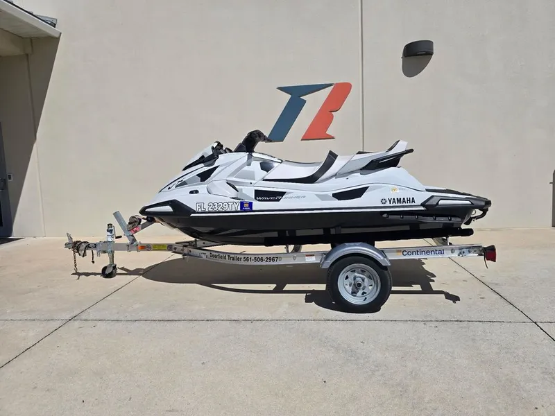 Slide: The Image of Yamaha VX Cruiser® HO with Audio 2024 - 4